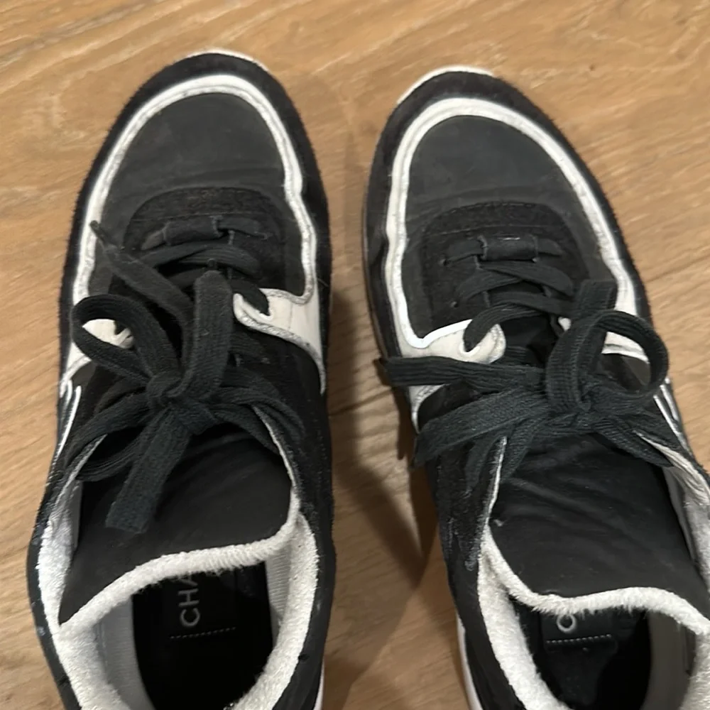 Chanel womens trainer sneakers in black and white size 37.5 - Picture 11 of 12